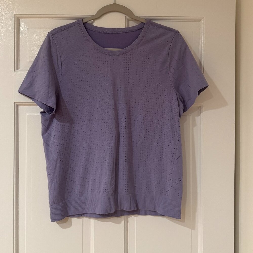 Athleta In Motion Seamless Short Sleeve Tee -- Medium